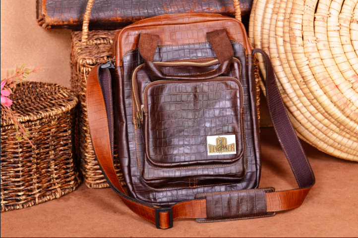 Crossbody laptop Bag - Image 3