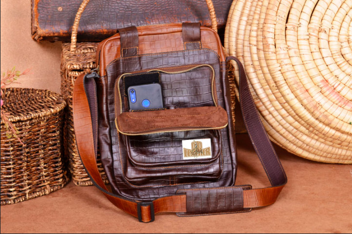 Crossbody laptop Bag - Image 4